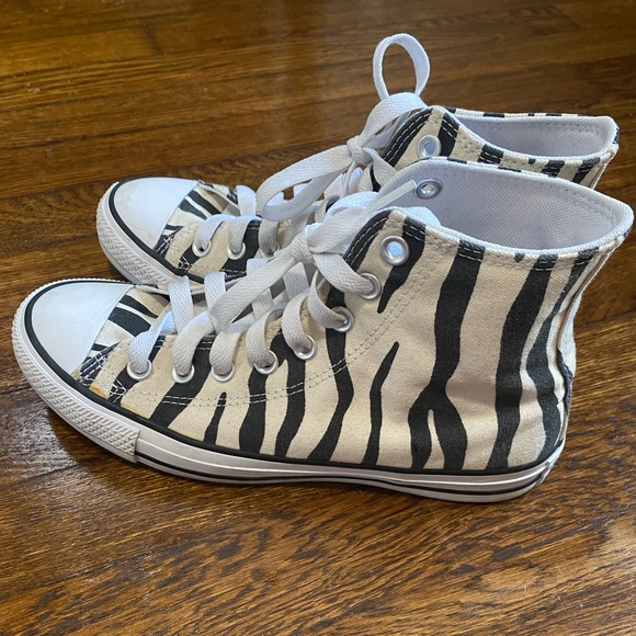 Converse Zebra Print High Tops Size 8.5 - Picture 1 of 6